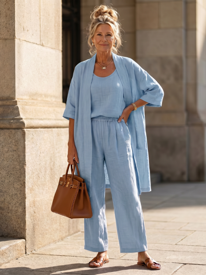 Casual three-piece set with a top and trousers for women
