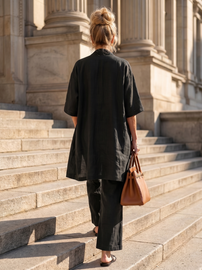Casual three-piece set with a top and trousers for women