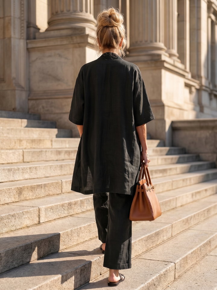 Casual three-piece set with a top and trousers for women