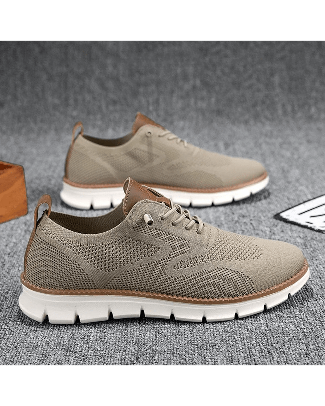 Men's Lightweight Everyday Sneakers with Cushioned Sole