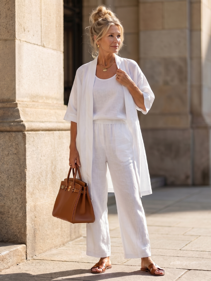Casual three-piece set with a top and trousers for women