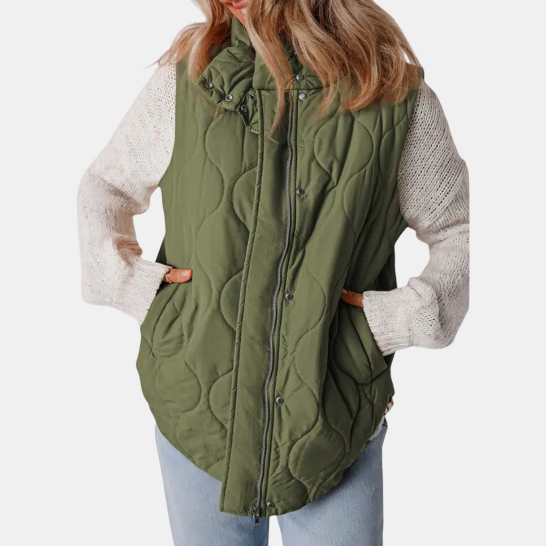 Sleeveless jacket with button closure and pockets for women