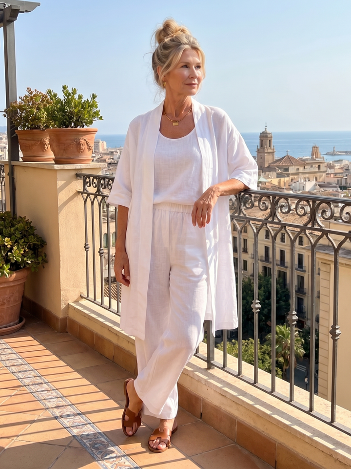 Casual three-piece set with a top and trousers for women