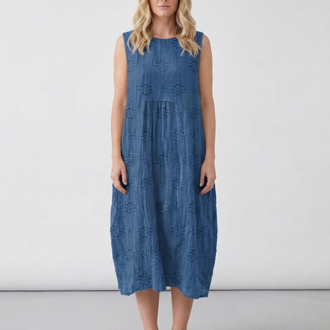 Elegant women’s dress with pockets