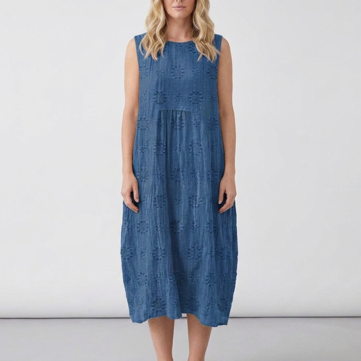 Elegant women’s dress with pockets