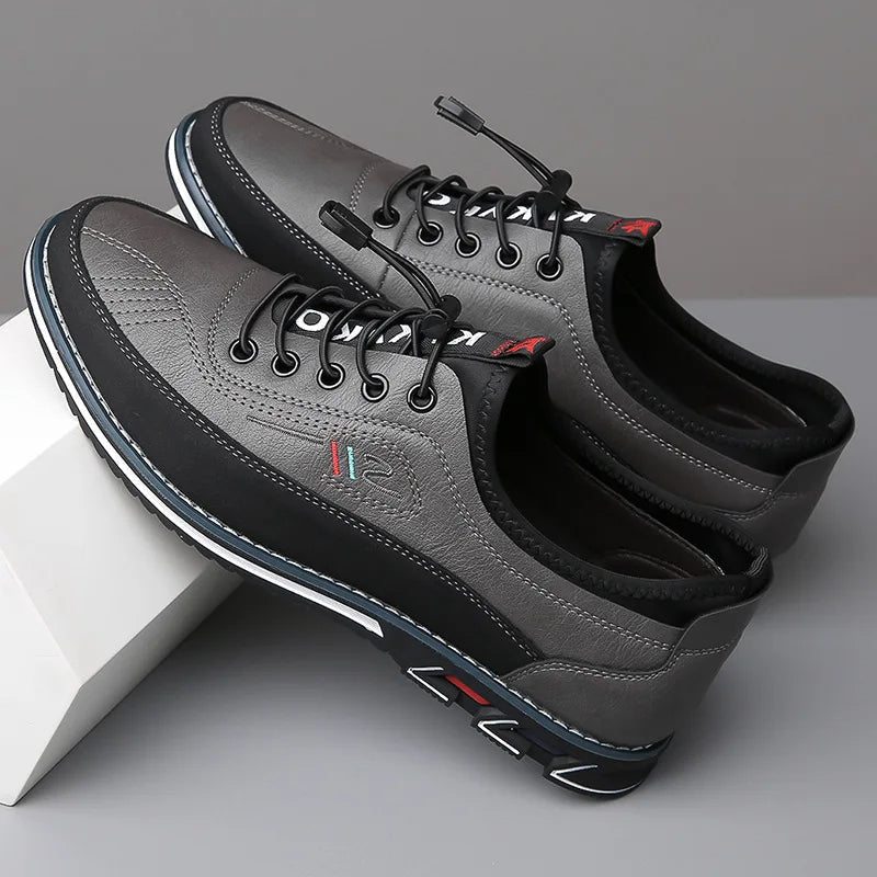 Lightweight casual shoes with laces