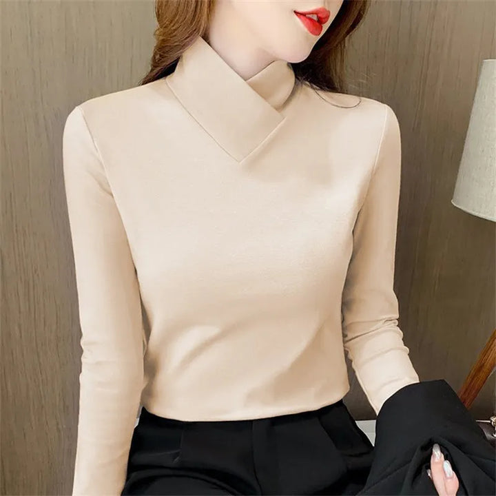 Chic turtleneck T-shirt for women