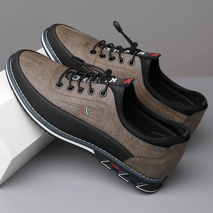 Lightweight casual shoes with laces