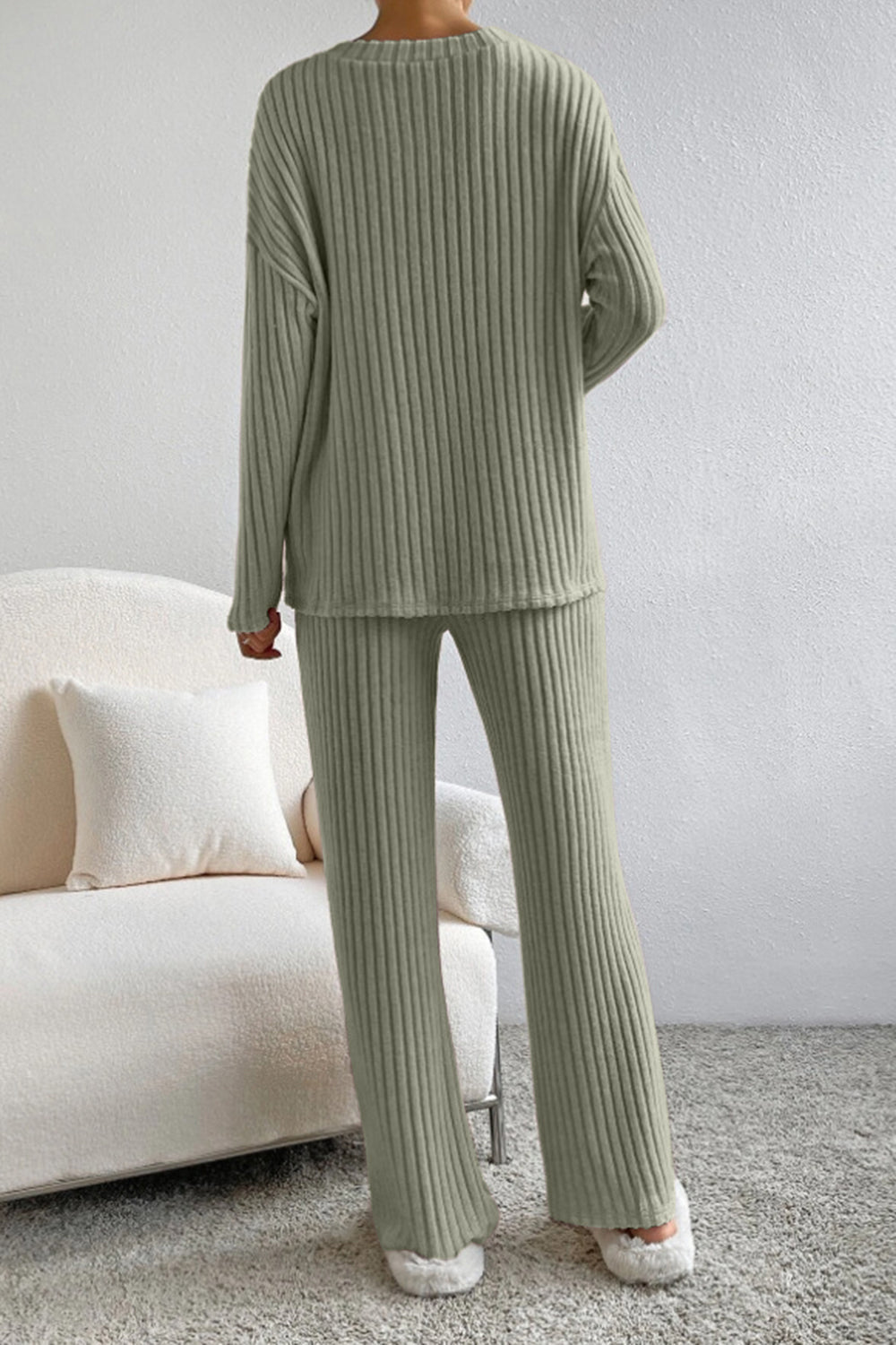 Ribbed V-neck top and trousers for women