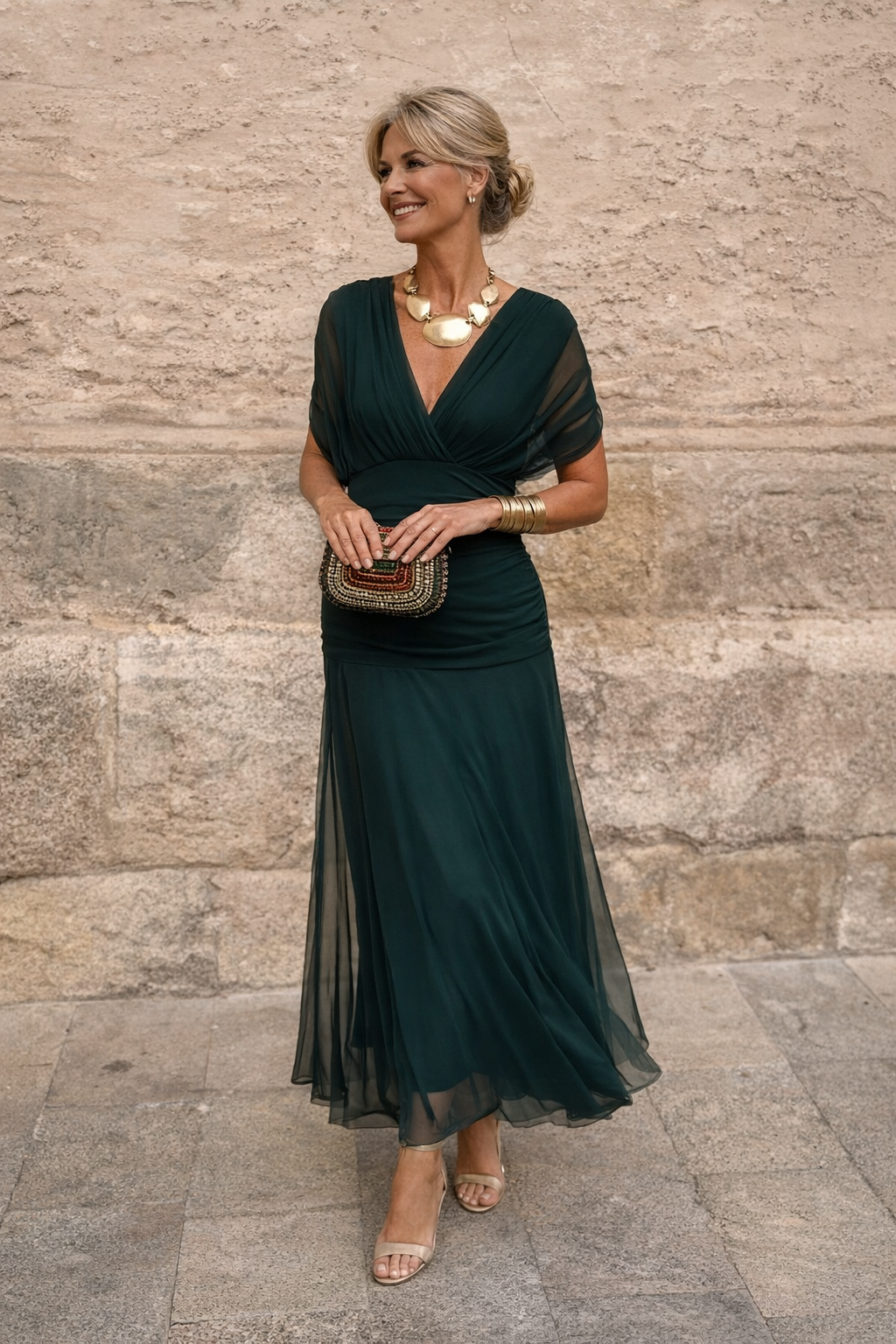 Women's V-neck dress with a ruched waist
