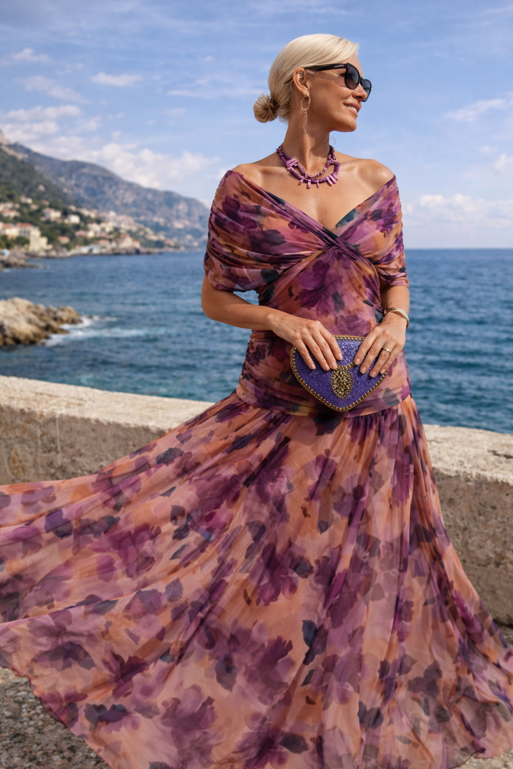 Women's V-neck dress with a ruched waist