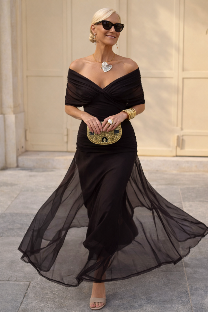 Women's V-neck dress with a ruched waist
