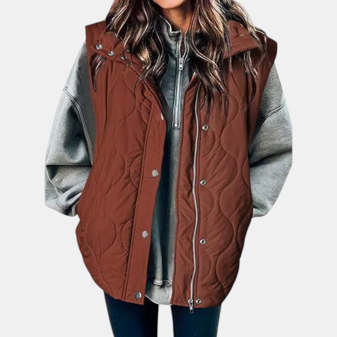 Sleeveless jacket with button closure and pockets for women