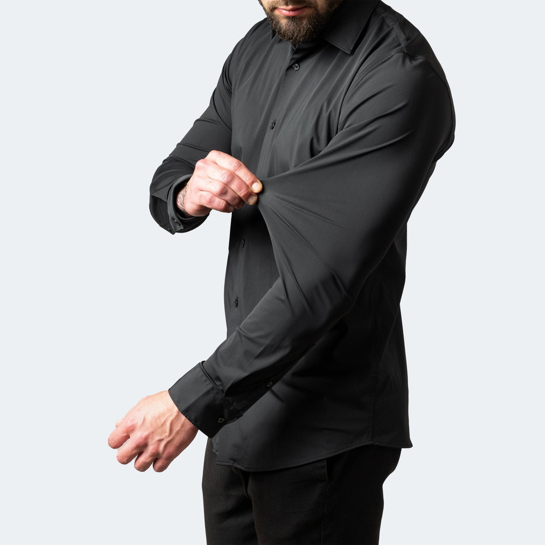 Men’s shirt with a pointed collar