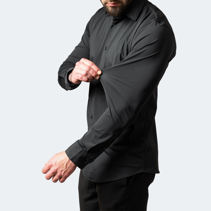 Men’s shirt with a pointed collar