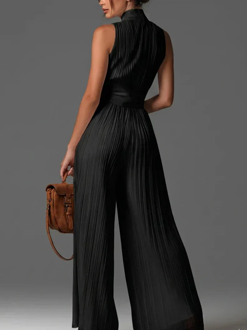 Sleeveless jumpsuit with halter neck and wide legs for women