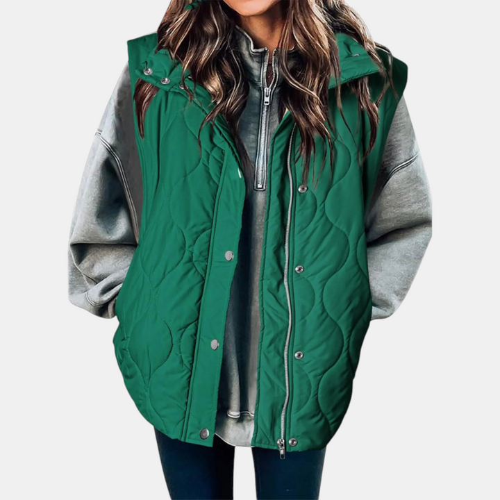Sleeveless jacket with button closure and pockets for women