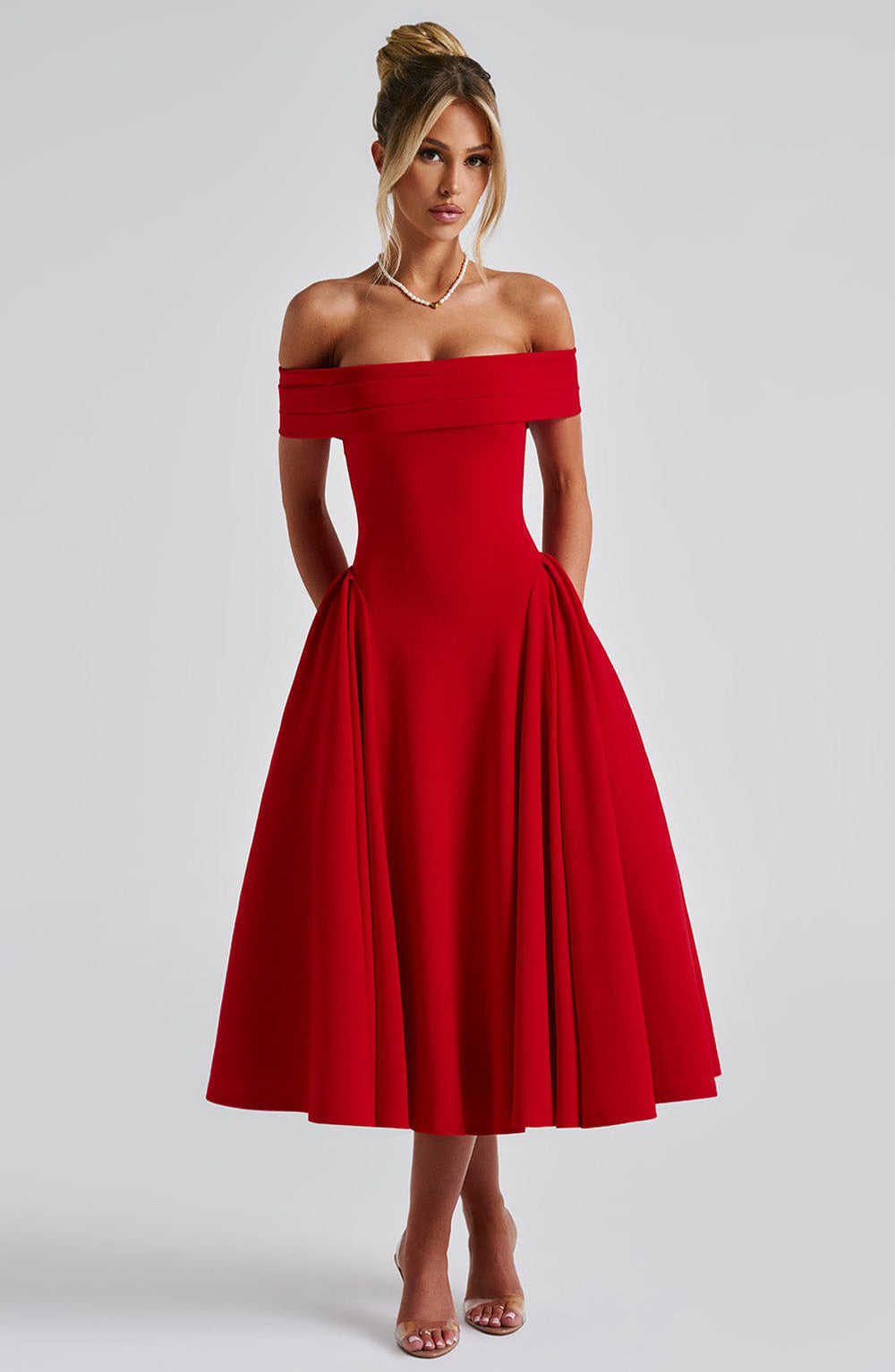 Off-shoulder midikjole med vidt skørt til damer