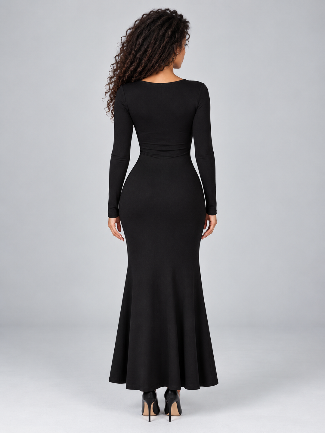 Maxi dress with square neckline and ruching details for women