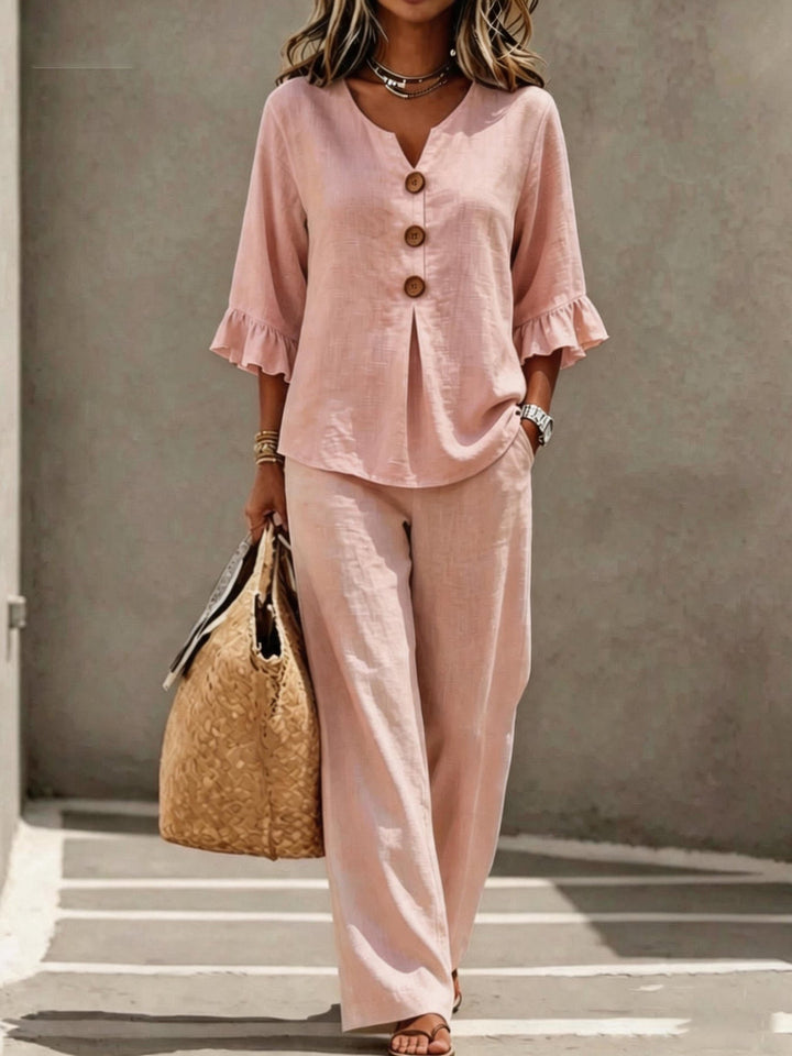 Relaxed linen set with women's top and trousers