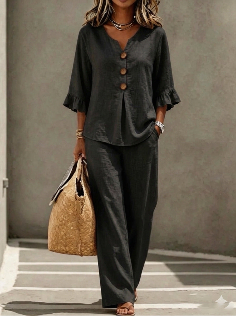Relaxed linen set with women's top and trousers