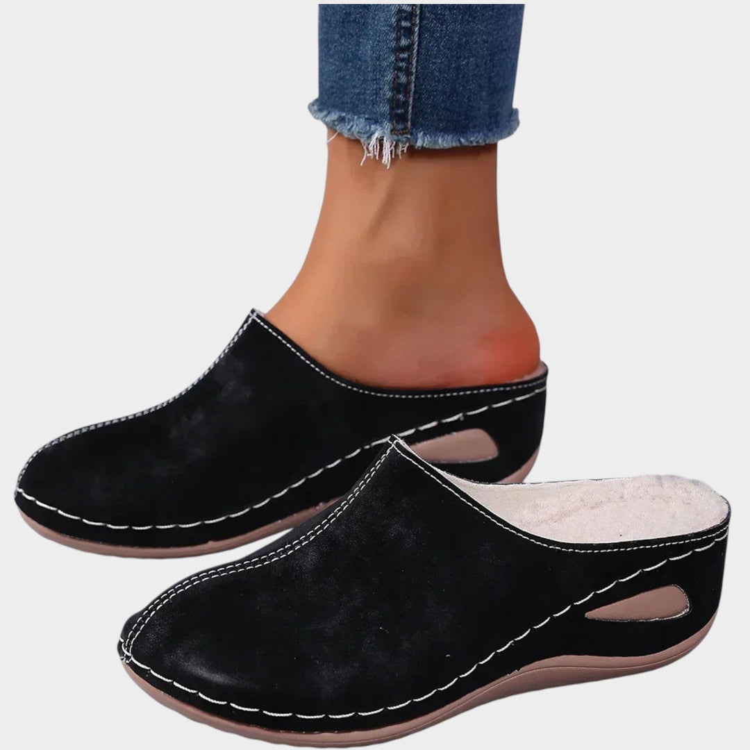 Lined shoes for women