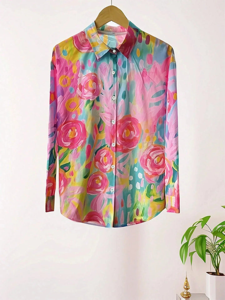 Farverig bluse med knapper til kvinder