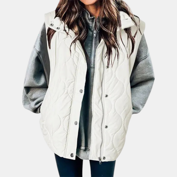 Sleeveless jacket with button closure and pockets for women