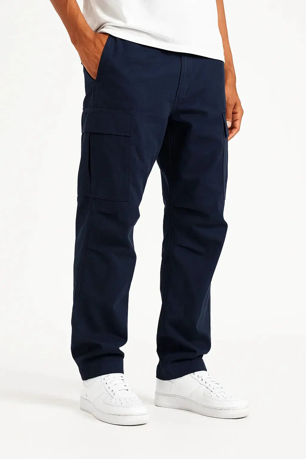 Men’s cargo trousers with side pockets
