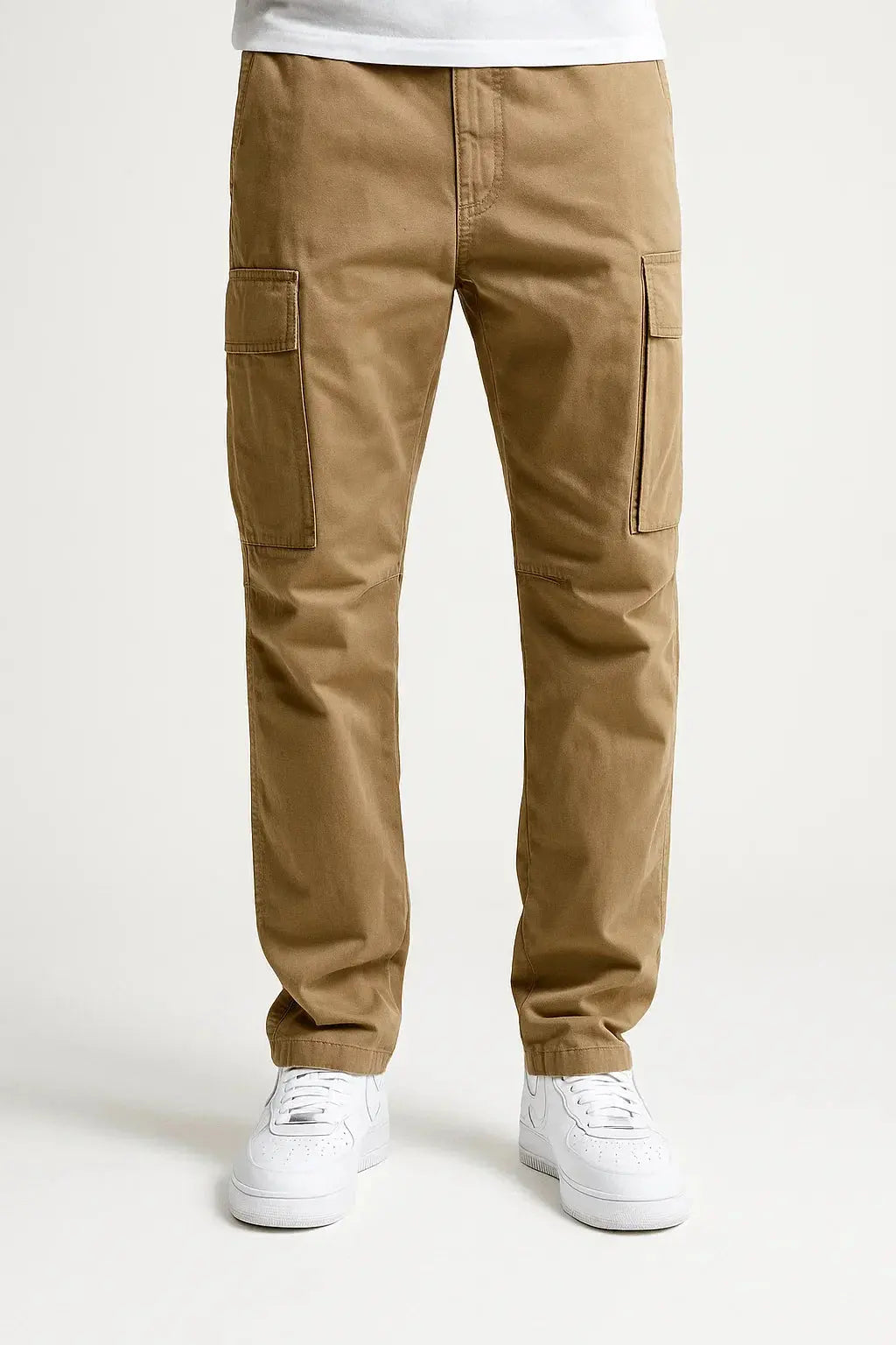 Men’s cargo trousers with side pockets