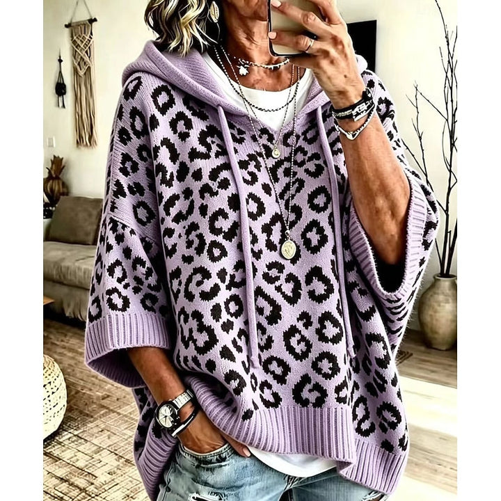 Relaxed-Fit Women's Hoodie with Animal-Inspired Pattern and Drawstring