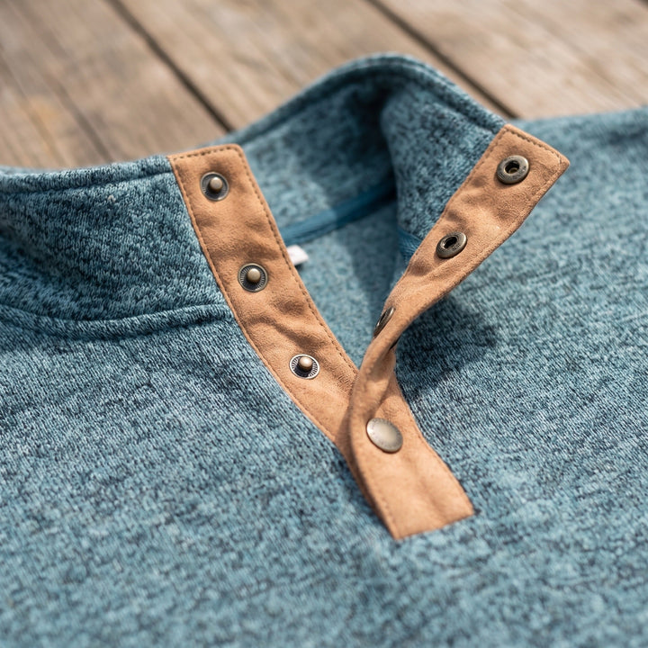 Knitted sweatshirt with button collar for men
