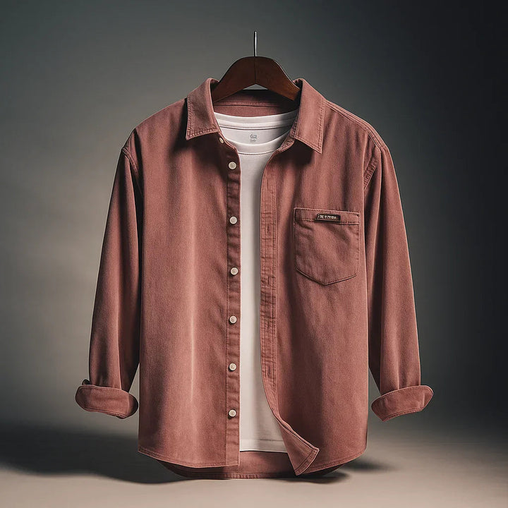 Men's shirt with chest pocket