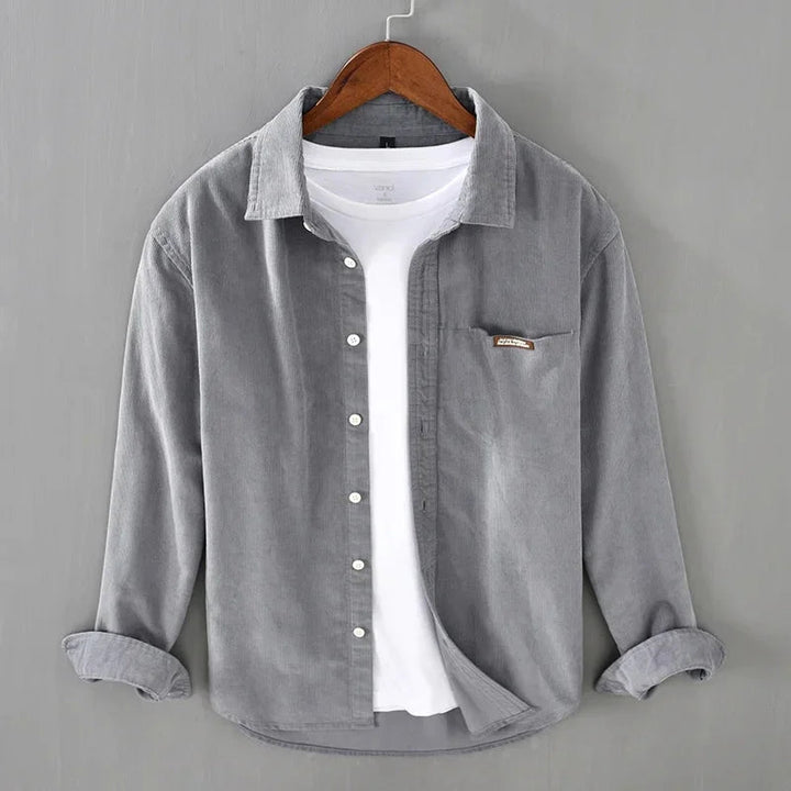 Men's shirt with chest pocket