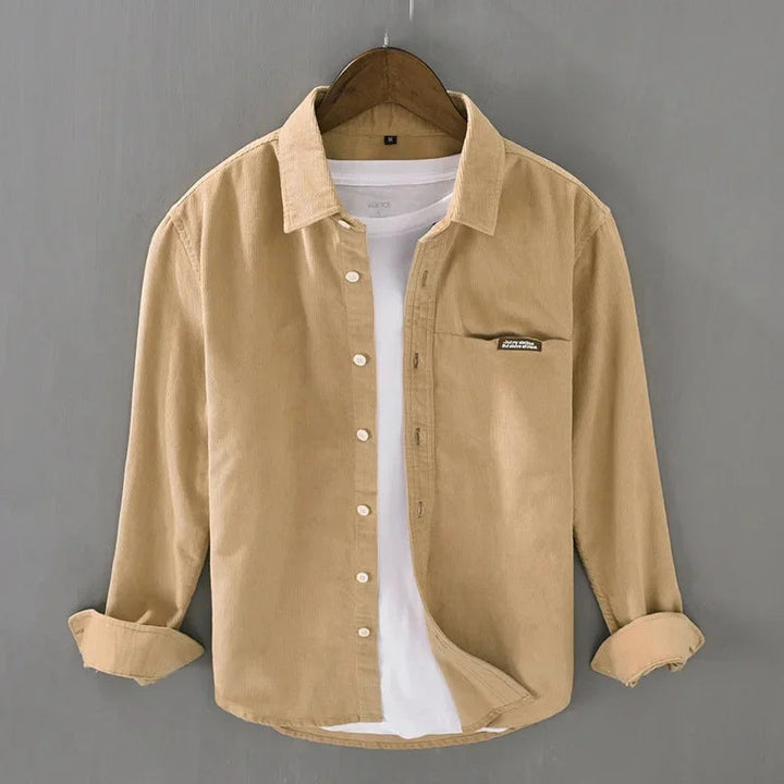 Men's shirt with chest pocket