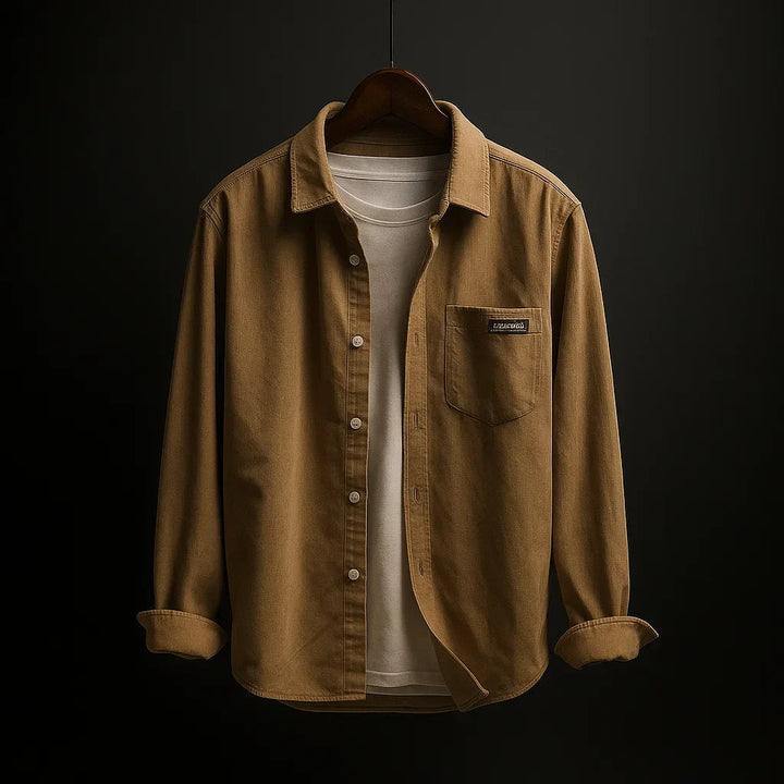 Men's shirt with chest pocket
