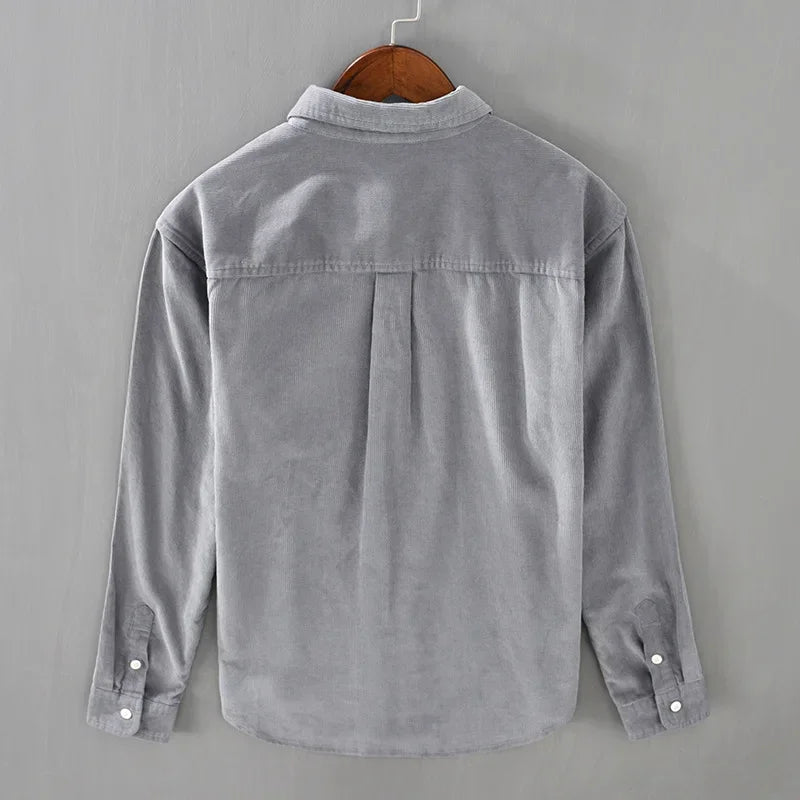 Men's shirt with chest pocket