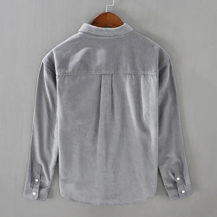 Men's shirt with chest pocket