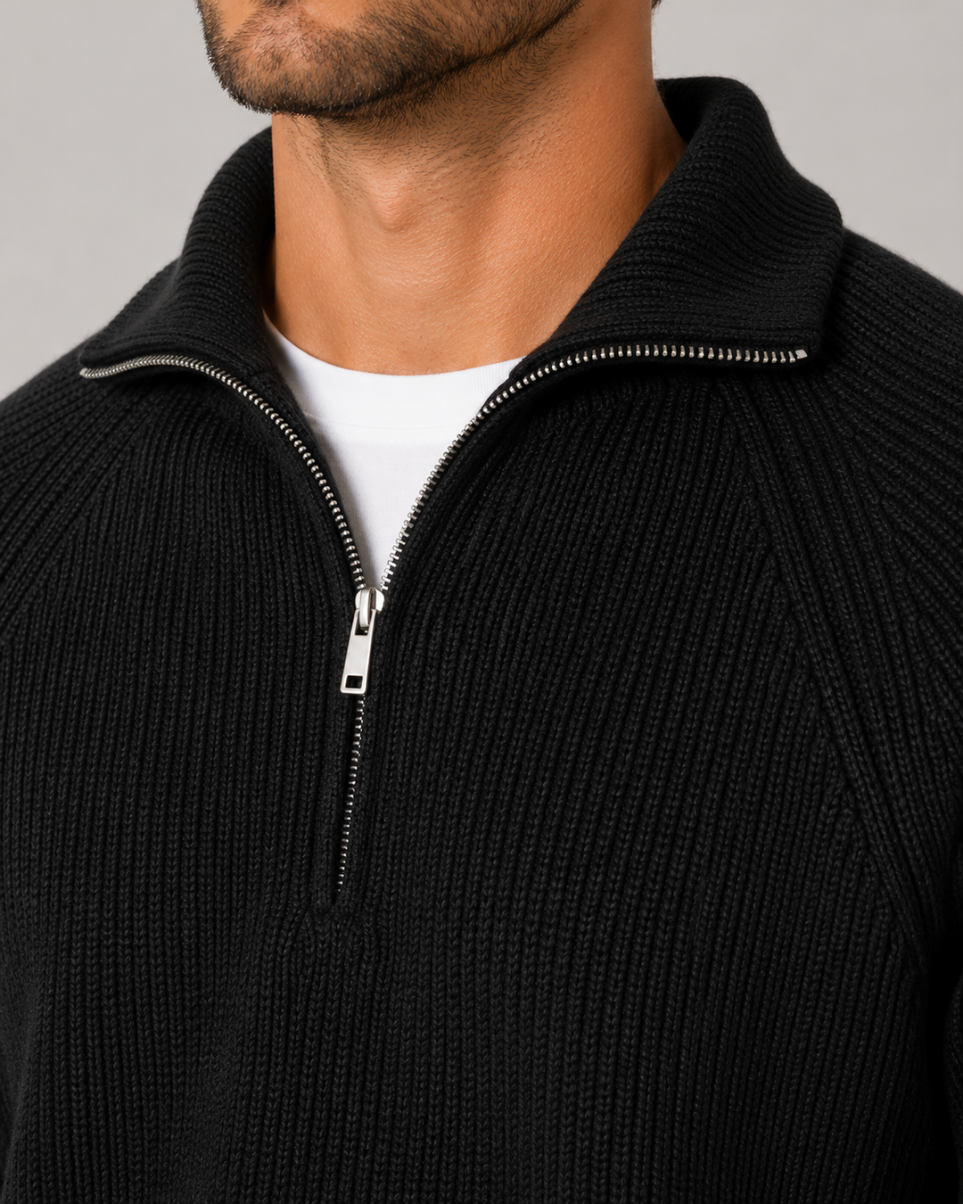 Herre-sweater i ribstrik med kort lynlås og høj hals