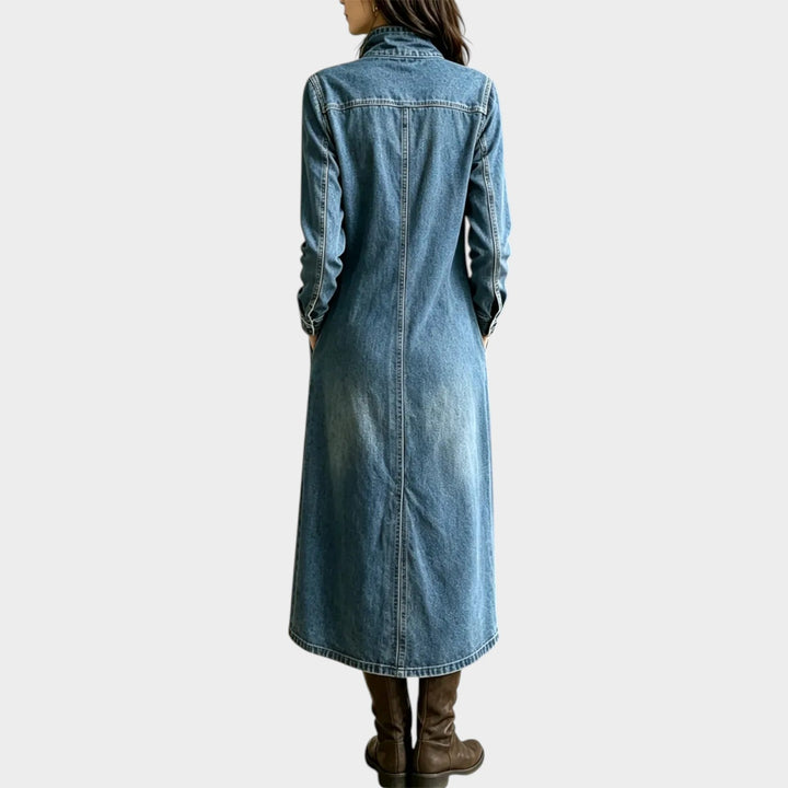 Midikjole i denim til kvinder med rullekrave og asymmetrisk fald