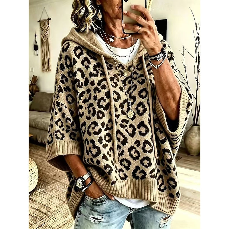 Relaxed-Fit Women's Hoodie with Animal-Inspired Pattern and Drawstring