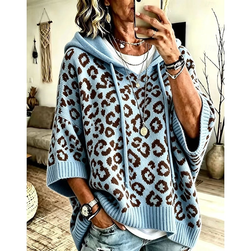 Relaxed-Fit Women's Hoodie with Animal-Inspired Pattern and Drawstring