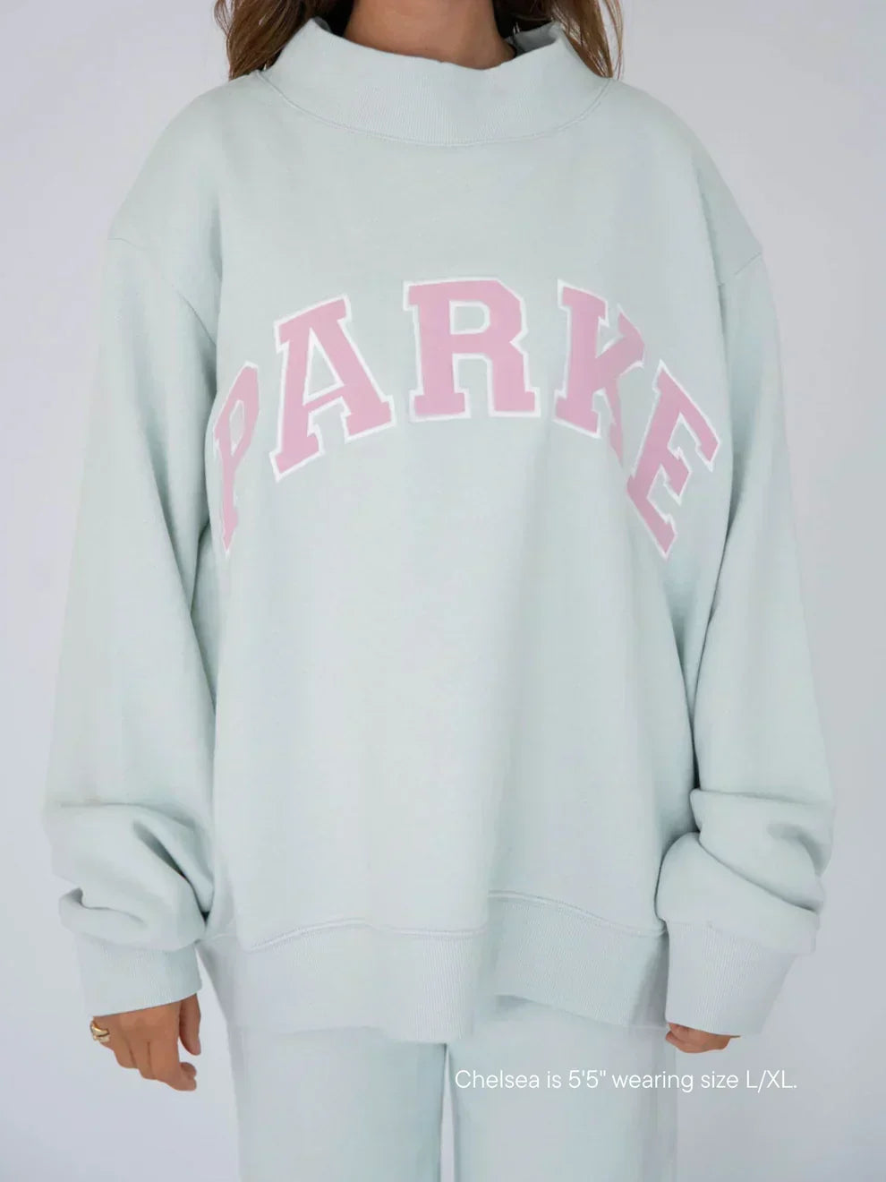 Oversized dame-sweatshirt med chenille-bogstaver