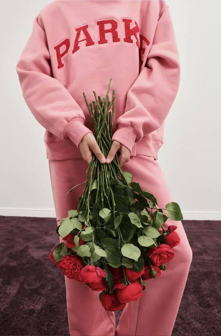Oversized dame-sweatshirt med chenille-bogstaver