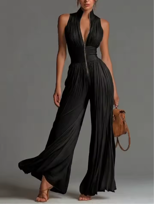 Sleeveless jumpsuit with halter neck and wide legs for women
